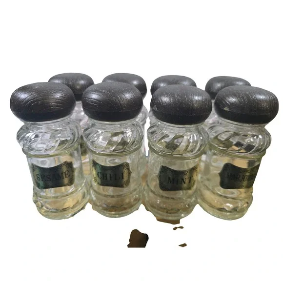 Vintage Glass Spice Jar Set 8 Piece Lids Gold Labels Taiwan Clear Swirl - Picture 1 of 10